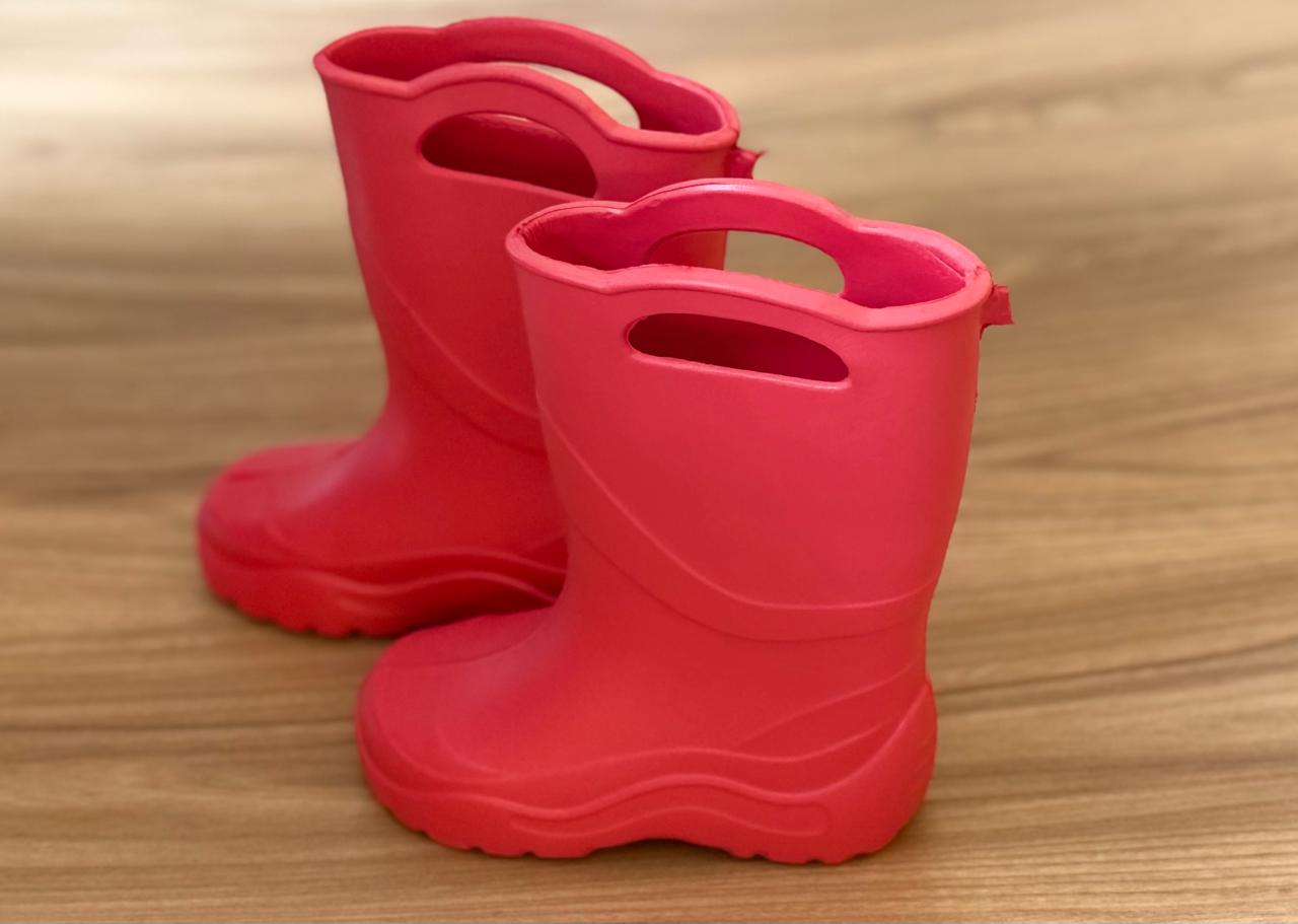 botas rojas orejitas