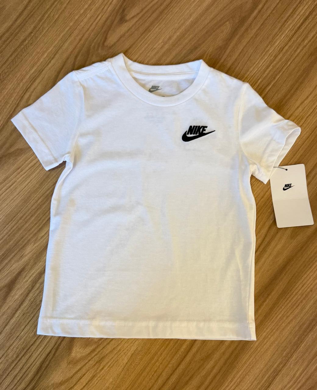 camiseta blanca