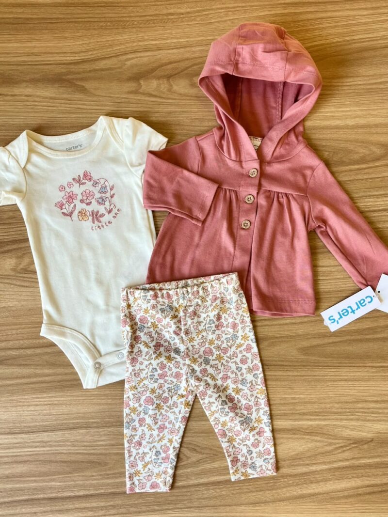 Conjunto CARTERS flores rosas