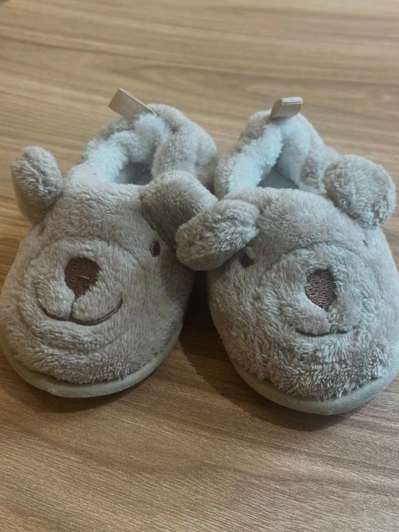 Babuchas Peluditas Beige Oso