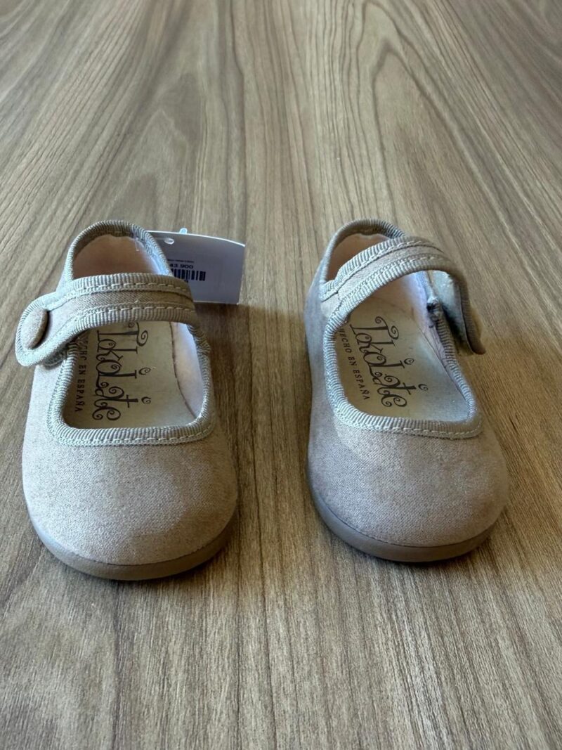 Baletas beige con belcro