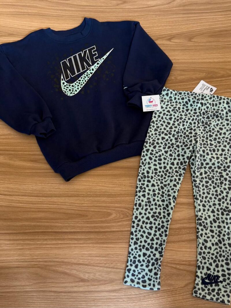 Conjunto Animal Print Nike