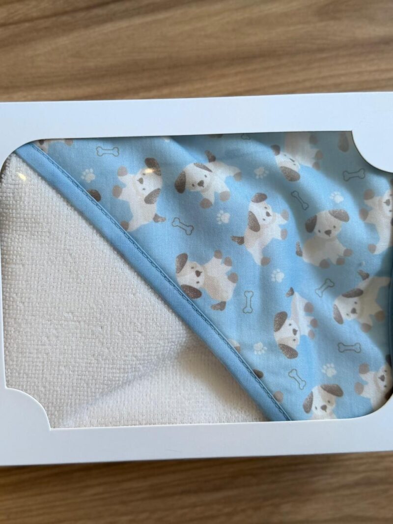 Toalla Blanca con capucha azul con perritos y huellitas