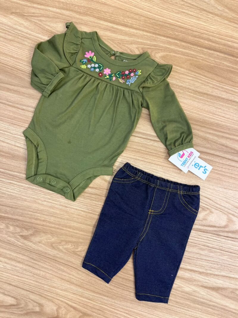 Conjunto bordado flores Carters